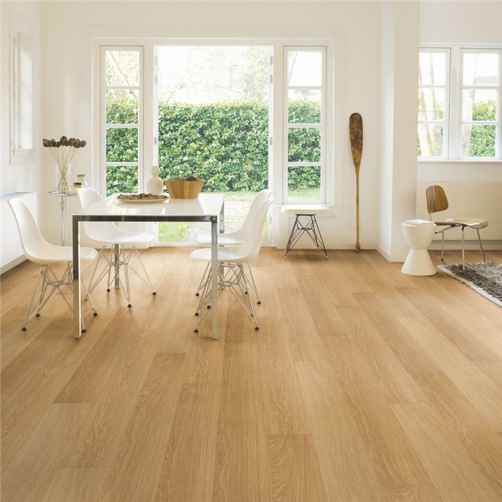 Laminat de stejar lăcuit natural